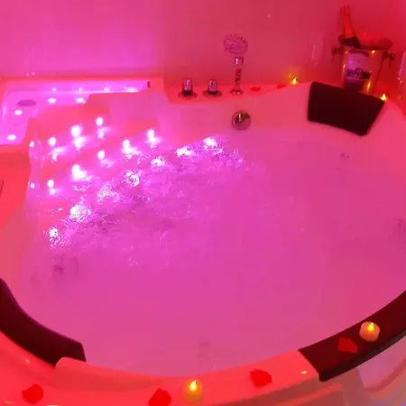 Le Bijou Avec Jacuzzi Et Sauna Privatif Terrasse Plein Sud Clim Parking Privatif Apartament Bandol